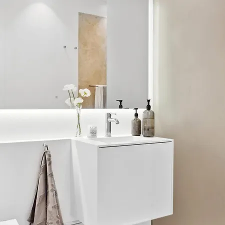 Sanders Swan - Marvellous Close To The Center Of Semesterbostad *