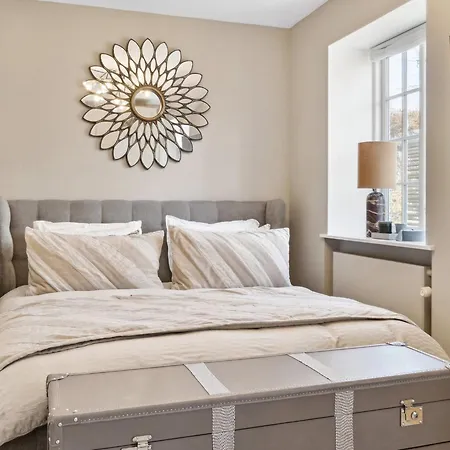 Sanders Swan - Marvellous Close To The Center Of Copenhague