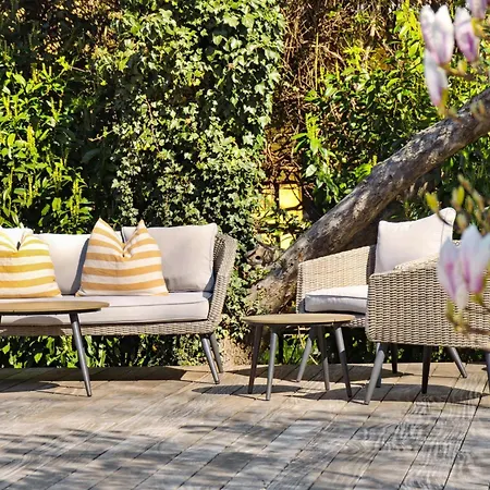 Sanders Swan - Marvellous Close To The Center Of Semesterbostad