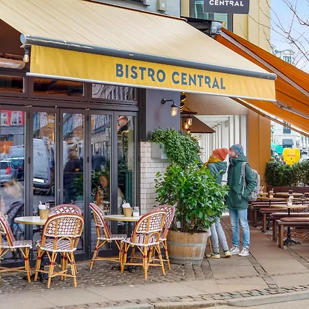 Sanders Swan - Marvellous Close To The Center Of * Köpenhamn